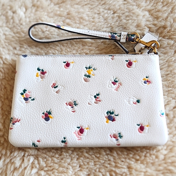 NWT Coach Chalk Floral Wristlet 🎁 - Picture 5 of 13